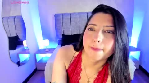 Snapshot of yensy_2614 chatting on 12, 5, 2026 Yensy online show from 12, 5, 2026