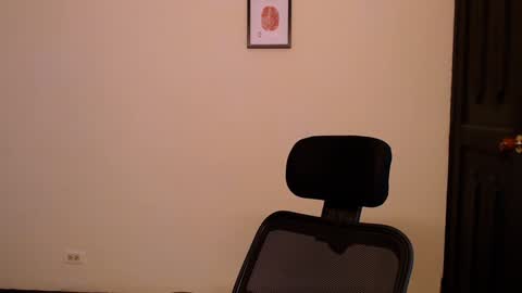 Snapshot of yerfon_s1 chatting on 17, 12, 2024 Yeff ind. model online show from 17, 12, 2024