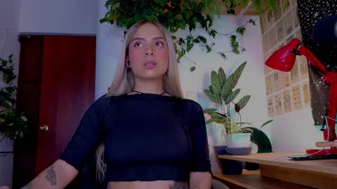 yeriawaddell  online show from 24, 11, 2025