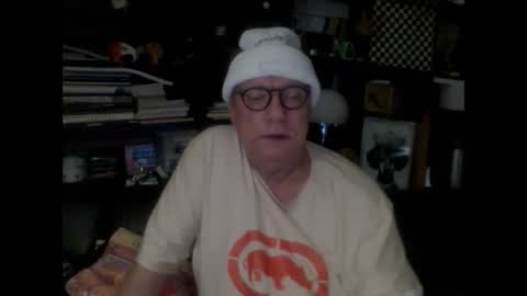 Snapshot of yessex247 chatting on 18, 10, 2025 yessex247 online show from 18, 10, 2025