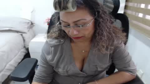 Snapshot of yessilatin chatting on 9, 7, 2026 jessy online show from 9, 7, 2026