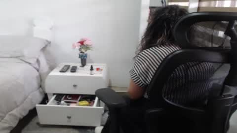Snapshot of yessilatin chatting on 6, 8, 2026 jessy online show from 6, 8, 2026