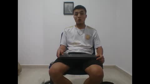 yissus_20 online show from 8, 11, 2025