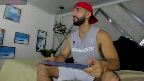 Yiyo online show from 29, 12, 2024