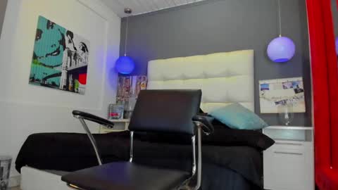 Yiyo online show from 23, 2, 2025