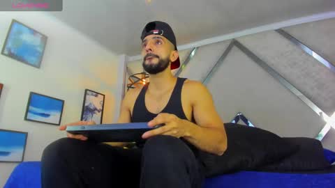 Yiyo online show from 11, 3, 2025