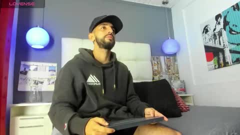 Yiyo online show from 15, 10, 2025