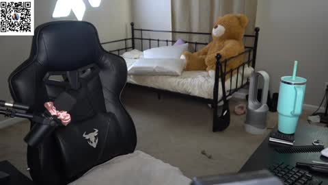 Palmela Handerson online show from 17, 1, 2025