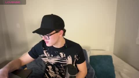 Snapshot of yngdesire1 chatting on 17, 3, 2026 yngdesire1 online show from 17, 3, 2026