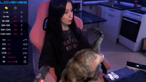 Snapshot of yngmilf_ chatting on 18, 9, 2025 online show from 18, 9, 2025