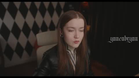 Snapshot of ynnenbrynn chatting on 18, 11, 2025 ynnenbrynn online show from 18, 11, 2025