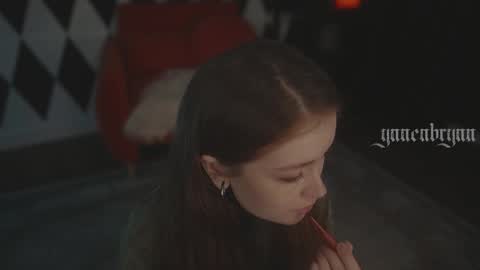 Snapshot of ynnenbrynn chatting on 6, 2, 2026 ynnenbrynn online show from 6, 2, 2026