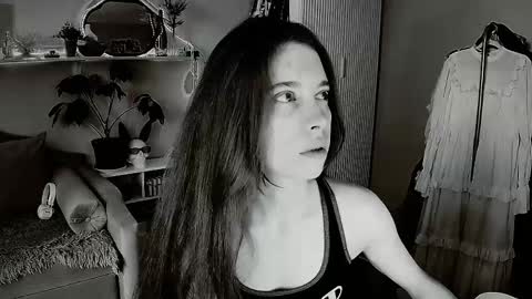 yoka_paradoxxx online show from 6, 5, 2026
