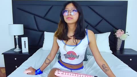 Yommi Winx online show from 9, 1, 2025