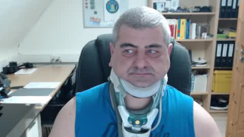 yoschi1976 online show from 9, 2, 2025