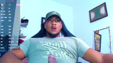 Snapshot of yosoy_enzo2020 chatting on 30, 10, 2025 Enzo online show from 30, 10, 2025