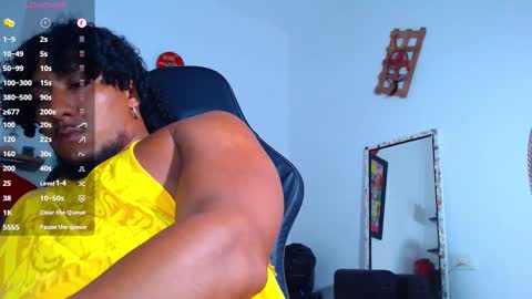 Snapshot of yosoy_enzo2020 chatting on 18, 11, 2025 Enzo online show from 18, 11, 2025