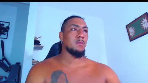 Snapshot of yosoy_enzo2020 chatting on 28, 11, 2025 Enzo online show from 28, 11, 2025