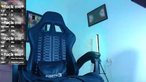 Snapshot of yosoy_enzo2020 chatting on 30, 11, 2025 Enzo online show from 30, 11, 2025