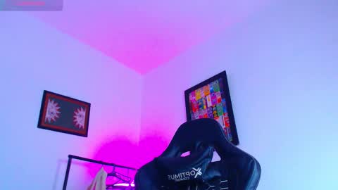 Snapshot of yosoy_enzo2020 chatting on 8, 1, 2026 Enzo online show from 8, 1, 2026