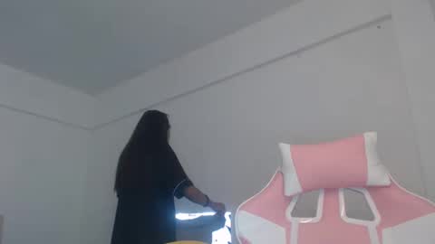 Snapshot of yosufloversweet chatting on 24, 2, 2025 fin online show from 24, 2, 2025