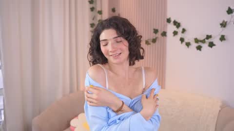 Snapshot of you_fell_in_love chatting on 7, 12, 2024 Elizabeth brunette -- Darline blonde  online show from 7, 12, 2024