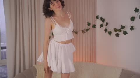 Snapshot of you_fell_in_love chatting on 20, 12, 2024 Elizabeth brunette -- Darline blonde  online show from 20, 12, 2024