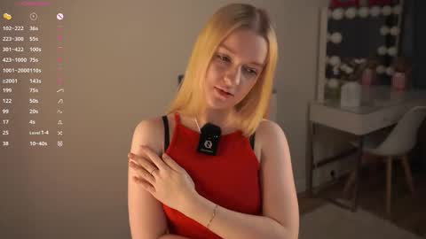Snapshot of you_fell_in_love chatting on 23, 10, 2025 Elizabeth brunette -- Darline blonde  online show from 23, 10, 2025