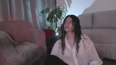 Snapshot of you_y0ung_pervert chatting on 10, 10, 2025 Mar  online show from 10, 10, 2025