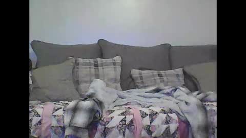 Snapshot of youneverknowimight2 chatting on 11, 11, 2025 kindahorny online show from 11, 11, 2025