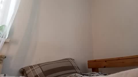 younh23wood online show from 17, 6, 2026