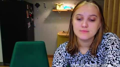 Snapshot of younona chatting on 5, 3, 2026 Anna and Luna online show from 5, 3, 2026