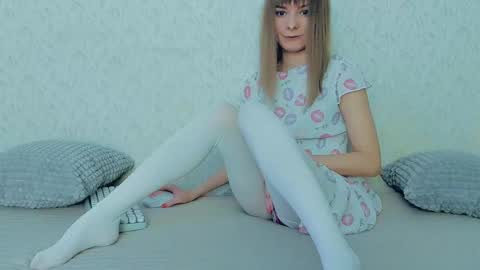 Lily online show from 5, 3, 2025