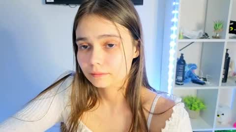 Julia Next stream  online show from 13, 5, 2026