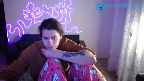 Snapshot of your_cute_friend chatting on 23, 2, 2026 Fansly online show from 23, 2, 2026
