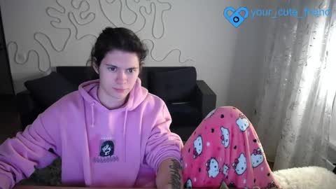 Snapshot of your_cute_friend chatting on 24, 3, 2026 Fansly online show from 24, 3, 2026