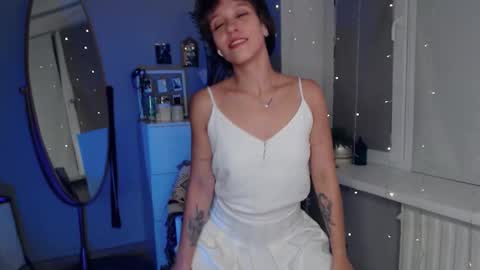 Alex and Kris long hair online show from 25, 9, 2025