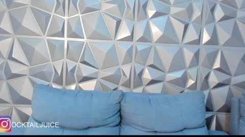 Snapshot of your_juice_ocktail chatting on 22, 9, 2025 your_juice_ocktail online show from 22, 9, 2025