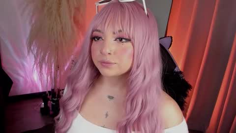 Cami independent model online show from 17, 9, 2025