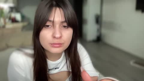 Mia  online show from 18, 2, 2025