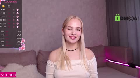 Snapshot of your_sweetie_ chatting on 7, 12, 2024 Lolli  Instagram  lollii 1  online show from 7, 12, 2024