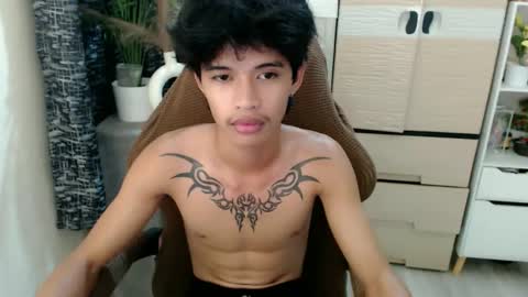 yourasian_eric online show from 28, 2, 2026