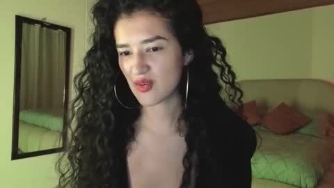 yourdreamgirl2025 online show from 7, 5, 2026