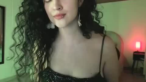 yourdreamgirl2025 online show from 13, 5, 2026