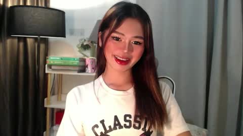 Snapshot of yourfavoratesunshine chatting on 15, 9, 2025 Sunshine online show from 15, 9, 2025