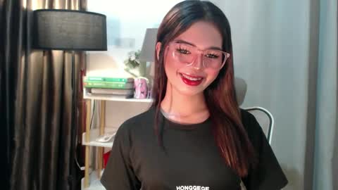 Snapshot of yourfavoratesunshine chatting on 17, 9, 2025 Sunshine online show from 17, 9, 2025
