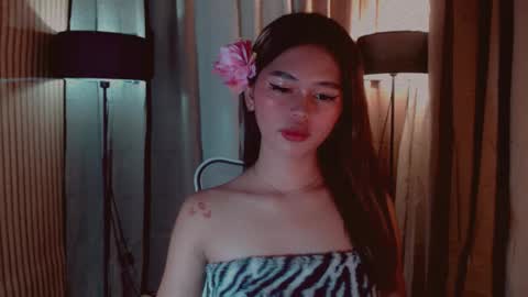 Snapshot of yourfavoratesunshine chatting on 21, 10, 2025 Sunshine online show from 21, 10, 2025