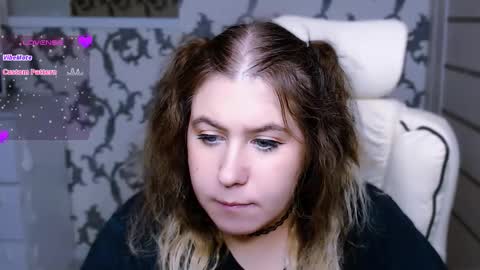 Snapshot of yourkarma_2_0 chatting on 28, 10, 2025 Karma online show from 28, 10, 2025