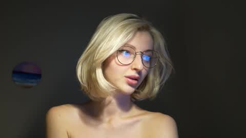 Snapshot of yournaughtymiss chatting on 17, 1, 2025 Eva online show from 17, 1, 2025