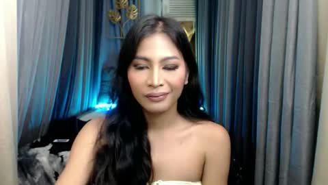 yourprettybella_ts online show from 13, 11, 2025
